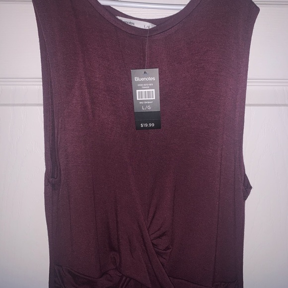 Sleeveless maroon dress - Picture 3 of 3